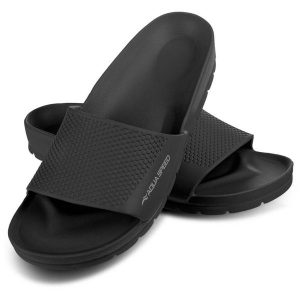 Klapki basenowe unisex Aqua Speed Oslo. Fioletowe klapki Aqua-Speed, bez wzorów, bez obcasa. Za 59,99 zł.
