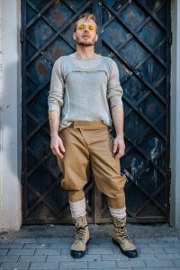 Bryczesy Pustynne męskie. Brązowe rurki Hultaj Polski, z bawełny. Za 449,00 zł.