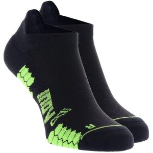 Skarpetki sportowe dla dorosłych Trailfly Low Sock. Czarne skarpetki Inov-8, bez wzorów, z lycry. Za 99,99 zł.