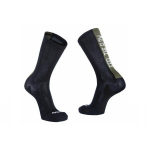 Skarpetki Northwave Feel the flow. Czarne skarpetki Northwave, bez wzorów. Za 125,50 zł.