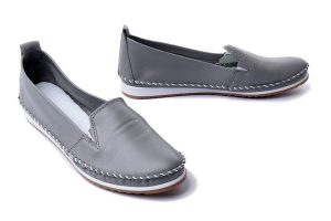 ARTIKER RELAKS 50C0997 grey, półbuty damskie. Szare półbuty Artiker Relaks, bez wzorów, ze skóry, bez obcasa, bez zapięcia. Za 199,90 zł.