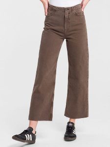 Cross Jeans Dżinsy - Comfort fit - w kolorze brązowym rozmiar: W30. Brązowe jeansy Cross Jeans, z aplikacjami, z jeansu, z podwyższonym stanem. Za 158,10 zł.