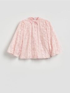 Koszula z haftem - pastelowy róż. Czerwone koszule Reserved, l, bez wzorów, z bawełny, bez kołnierzyka, bez ramiączek. Za 179,99 zł.