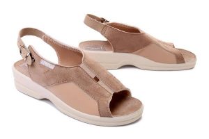 ADANEX ASK84NVNO ASTRA 26189 beżowy, sandały damskie. Brązowe sandały Adanex, bez wzorów, bez obcasa, bez zapięcia. Za 146,90 zł.