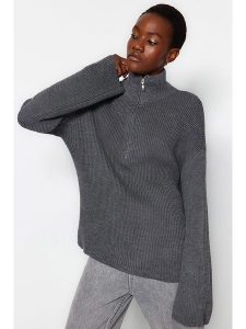 Trendyol Sweter w kolorze szarym rozmiar: M. Szare swetry oversize Trendyol, m, bez wzorów, ze splotem, bez ramiączek. Za 96,60 zł.