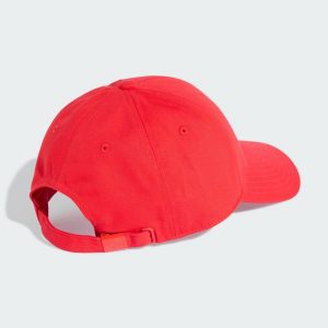 CZAPKA Z DASZKIEM HISZPANIA RFEF FOOTBALL. Czerwone czapki ADIDAS, z aplikacjami, z bawełny, eleganckie. Za 148,45 zł.