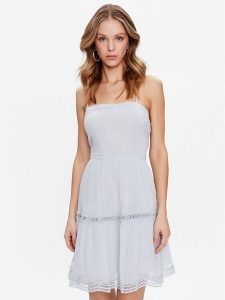 Guess Sukienka letnia Safa W3GK0M WEID0 Błękitny Regular Fit. Niebieskie kombinezony Guess, na lato, l, z aplikacjami, z bawełny, bez kołnierzyka, bez ramiączek. Za 369,99 zł.