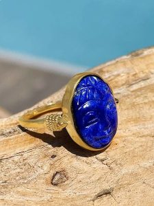 Taboo Pozłacany pierścionek z lapis lazuli rozmiar: 58. Żółte pierścionki Taboo, z lazurytem, pozłacane. Za 101,45 zł.