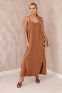 Sukienka długa na ramiączka camelowa. Sukienki KESI, na co dzień, na lato, l, bez wzorów, z bawełny, eleganckie, bez kołnierzyka, bez ramiączek, maxi, proste. Za 121,29 zł.