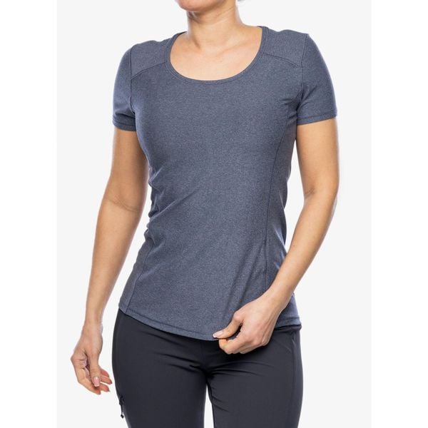 Koszulka szybkoschnąca damska Royal Robbins Amp Lite SS. Niebieskie koszulki sportowe ROYAL ROBBINS, bez wzorów, bez ramiączek. Za 177,99 zł.