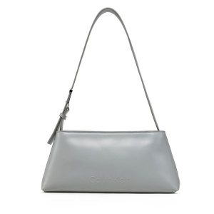 Torebka Calvin Klein. Szare torebki klasyczne Calvin Klein, bez wzorów, bez dodatków. Za 359,99 zł.