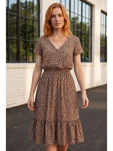 SOULSHAE Sukienka w kolorze jasnobrązowym rozmiar: XXL/3XL. Brązowe sukienki SOULSHAE, xl, bez wzorów, bez kołnierzyka, bez ramiączek, midi. Za 150,95 zł.