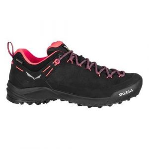 Buty trekkingowe damskie Salewa Wildfire Leather Gtx. Czarne buty trekkingowe Salewa, z materiału, bez zapięcia. Za 749,00 zł.