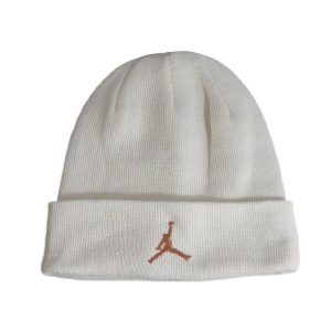 Czapka zimowa Air Jordan Cuffed Beanie White Biała - 9A0063-782. Białe czapki Jordan, bez wzorów, sportowe. Za 148,35 zł.