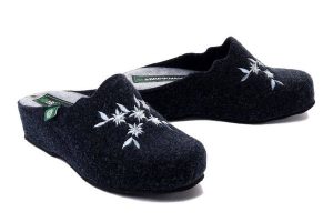 DR. BRINKMANN 330010-05 navy, kapcie damskie. Niebieskie kapcie Dr. Brinkmann, bez wzorów. Za 194,90 zł.