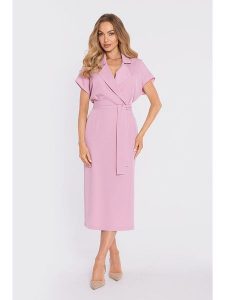 Made of emotion Sukienka w kolorze jasnoróżowym rozmiar: S. Różowe sukienki Made Of Emotion, s, bez wzorów, bez kołnierzyka, bez ramiączek, midi, kopertowe. Za 254,99 zł.