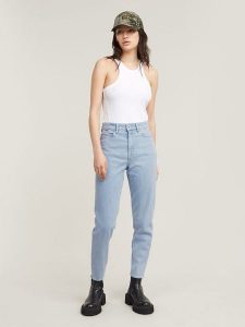 G-Star Dżinsy - Mom fit - w kolorze błękitnym rozmiar: W29/L30. Niebieskie jeansy G-Star, z aplikacjami, ze skóry, z podwyższonym stanem. Za 261,57 zł.