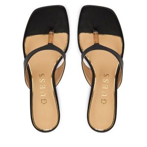 Japonki Guess. Czarne klapki Guess, z aplikacjami, bez obcasa. Za 446,99 zł.