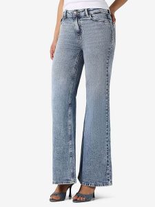 Noisy may Dżinsy "Nellie" - Comfort fit - w kolorze błękitnym rozmiar: W27/L32. Niebieskie jeansy Noisy may, z aplikacjami, ze skóry. Za 100,99 zł.