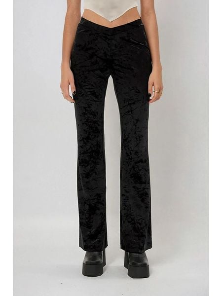 Weekday Spodnie w kolorze czarnym rozmiar: 44. Czarne spodnie z wysokim stanem Weekday, bez wzorów, z materiału, z podwyższonym stanem. Za 56,93 zł.