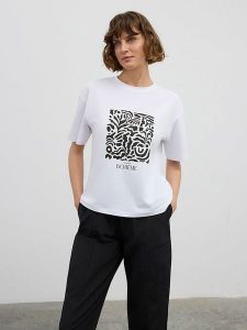 BGN Koszulka w kolorze białym rozmiar: 38. Białe bluzki BGN, bez wzorów, bez kołnierzyka, bez ramiączek. Za 70,08 zł.