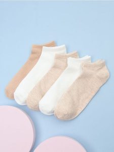Skarpetki 5 pack - beżowy. Brązowe skarpetki Sinsay, bez wzorów. Za 12,99 zł.
