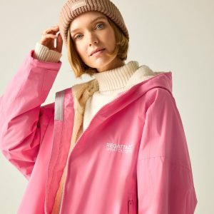 Wodoodporny szlafrok do przewijania dla dorosłych unisex. Niebieskie szlafroki Regatta, m, bez wzorów, z materiału, z kapturem. Za 365,00 zł.