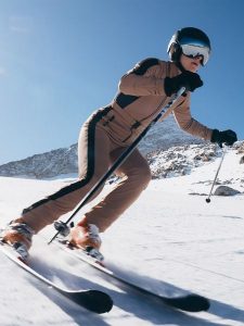 4F Kombinezon narciarski membrana 10000 damski - brązowy XL. Brązowe płaszcze 4f, na zimę, xl, bez wzorów, z materiału, bez kaptura. Za 999,99 zł.