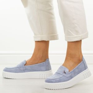 Niebieskie skórzane półbuty damskie Vinceza 93218. Niebieskie półbuty VINCEZA, na lato, bez wzorów, z jeansu, bez obcasa, bez zapięcia. Za 219,00 zł.