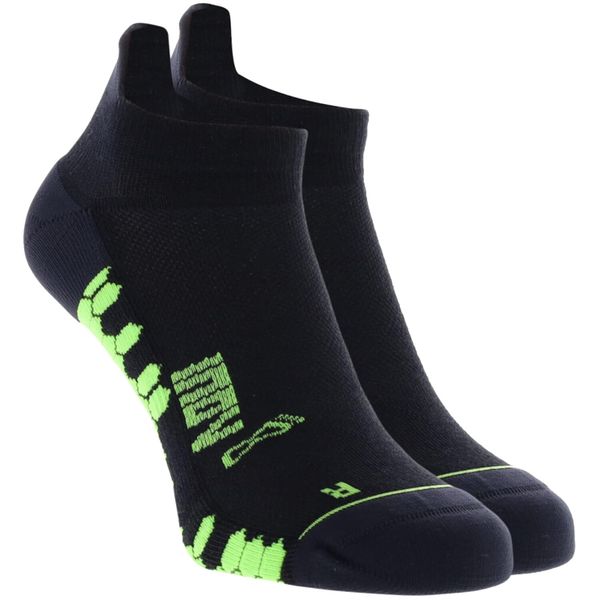 Skarpetki sportowe dla dorosłych Trailfly Ultra Low Sock. Czarne skarpetki Inov-8, bez wzorów, z lycry. Za 99,99 zł.