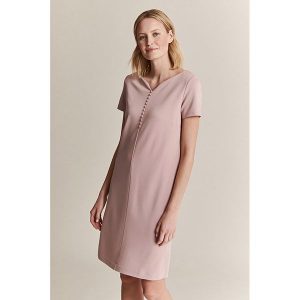 TATUUM Sukienka w kolorze jasnoróżowym rozmiar: M. Różowe sukienki Tatuum, na co dzień, m, bez wzorów, bez kołnierzyka, bez ramiączek, midi, proste. Za 100,75 zł.