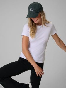4F T-shirt slim gładki damski - biały S. Białe t-shirty 4f, l, bez wzorów, bez kołnierzyka, bez ramiączek. Za 49,99 zł.