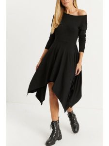 Milan Kiss Sukienka w kolorze czarnym rozmiar: S. Czarne sukienki Milan Kiss, s, bez wzorów, bez kołnierzyka, bez ramiączek, midi. Za 165,99 zł.