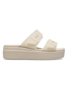 Crocs Klapki "Brooklyn Buckle" w kolorze beżowym rozmiar: 39/40. Brązowe klapki Crocs, bez wzorów, z otwartym noskiem, bez obcasa, na platformie. Za 184,46 zł.