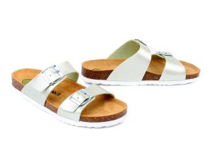 DR. BRINKMANN 700993-71 hellgrun, klapki damskie. Zielone klapki Dr. Brinkmann, bez wzorów, bez obcasa. Za 204,90 zł.