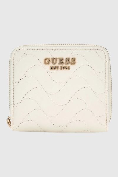 GUESS Biały mały portfel damski Melisandra. Białe portfele Guess, z aplikacjami, ze skóry ekologicznej. W wyprzedaży za 160,99 zł.