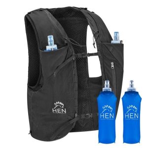 Plecak szlakowy - Kurtka maratońska - z 2 butelkami na wodę 500 ml. Czarne plecaki HEN SPORTSGEAR. Za 219,00 zł.