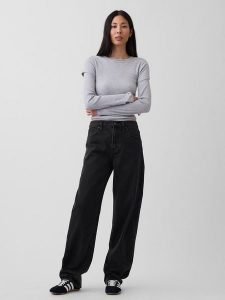 GAP Dżinsy - Barrel fit - w kolorze czarnym rozmiar: W33. Czarne jeansy GAP, bez wzorów, z bawełny, z podwyższonym stanem. Za 194,95 zł.
