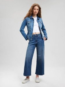 MAVI Kurtka dżinsowa w kolorze niebieskim rozmiar: M. Niebieskie kurtki Mavi, m, bez wzorów, bez kaptura. Za 154,95 zł.