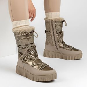 Śniegowce damskie Marco Tozzi, ocieplane futerkiem na grubej platformie z tworzywa, beżowe, 2-26413-45-344. Brązowe buty zimowe Marco Tozzi, przed kolano, bez obcasa, bez zapięcia. Za 271,99 zł.