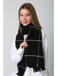 Lucky Bees Szal w kolorze czarnym - 180 x 70 cm rozmiar: onesize. Czarne szaliki Lucky Bees, bez wzorów, z materiału. Za 91,77 zł.