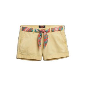 Krótkie klasyczne chinosy damskie Superdry. Żółte szorty Superdry, bez wzorów, eleganckie. Za 235,60 zł.