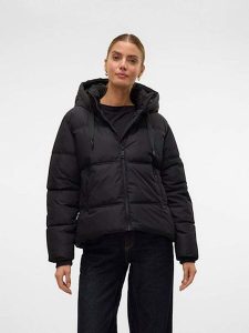 Vero Moda Kurtka pikowana w kolorze czarnym rozmiar: XL. Czarne kurtki Vero Moda, xl, bez wzorów, bez kaptura. Za 109,78 zł.