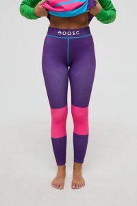 Legginsy termoaktywne damskie Powder Hound. Czerwone legginsy OOSC, bez wzorów, z materiału, długie. Za 269,99 zł.
