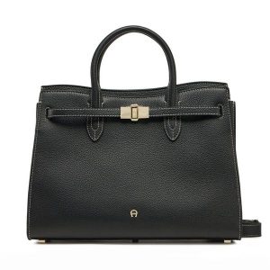 Torebka Aigner. Czarne kuferki Aigner, bez wzorów, bez dodatków. Za 3 079,00 zł.