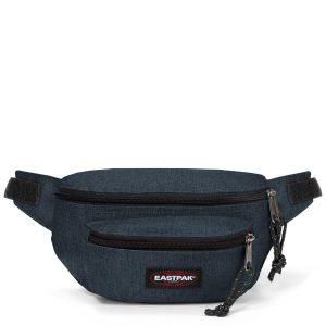 Torba sportowa unisex Eastpak Doggy Bag Triple Denim. Niebieskie torby podróżne i sportowe Eastpak, bez wzorów, z denimu. Za 182,00 zł.