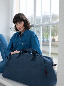 Reisenthel Torba podróżna "Overnighter Plus" w kolorze granatowym - 70 x 38 x 29 cm rozmiar: onesize. Niebieskie torby podróżne i sportowe Reisenthel, bez wzorów, z materiału, przez ramię. Za 217,99 zł.