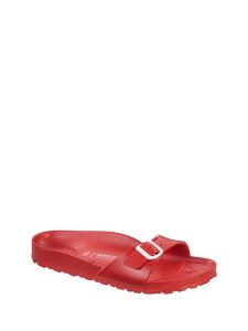 Birkenstock Klapki w kolorze czerwonym rozmiar: 42. Czerwone klapki Birkenstock, bez wzorów, z materiału, z otwartym noskiem, bez obcasa. Za 377,74 zł.