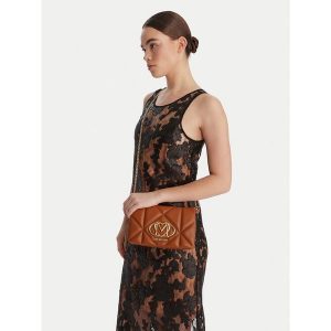 Torebka LOVE MOSCHINO. Brązowe torebki klasyczne LOVE MOSCHINO, bez wzorów, bez dodatków. Za 607,99 zł.