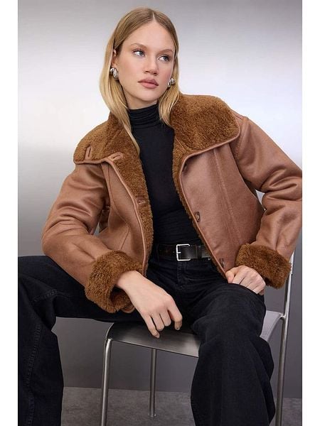 Trendyol Kurtka przejściowa w kolorze jasnobrązowym rozmiar: M. Brązowe kurtki Trendyol, m, bez wzorów, bez kaptura. Za 213,69 zł.